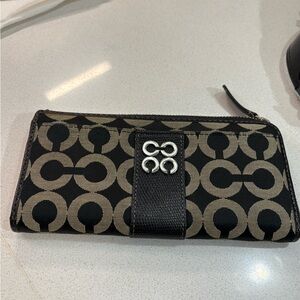 Coach Black and Tan Signature Wallet Good condition